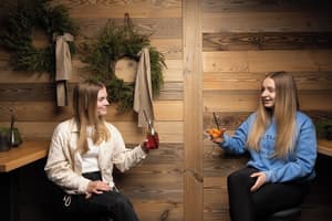 thumbnail: Bar (on property)