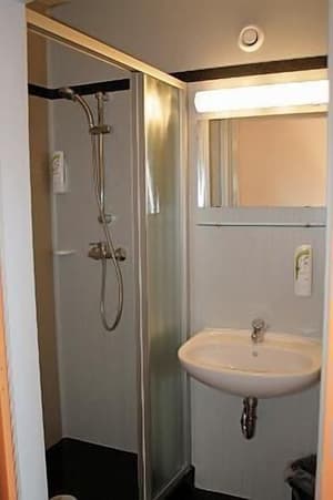 thumbnail: Bathroom amenities