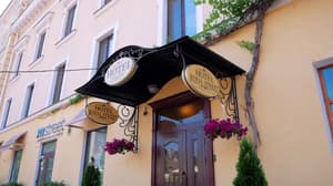 thumbnail: Exterior