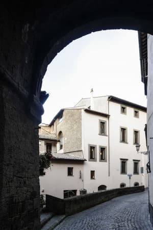thumbnail: Exterior detail