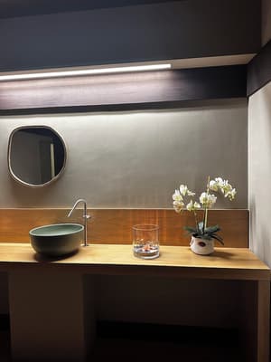 thumbnail: Interior detail