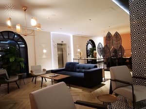 thumbnail: Lobby sitting area