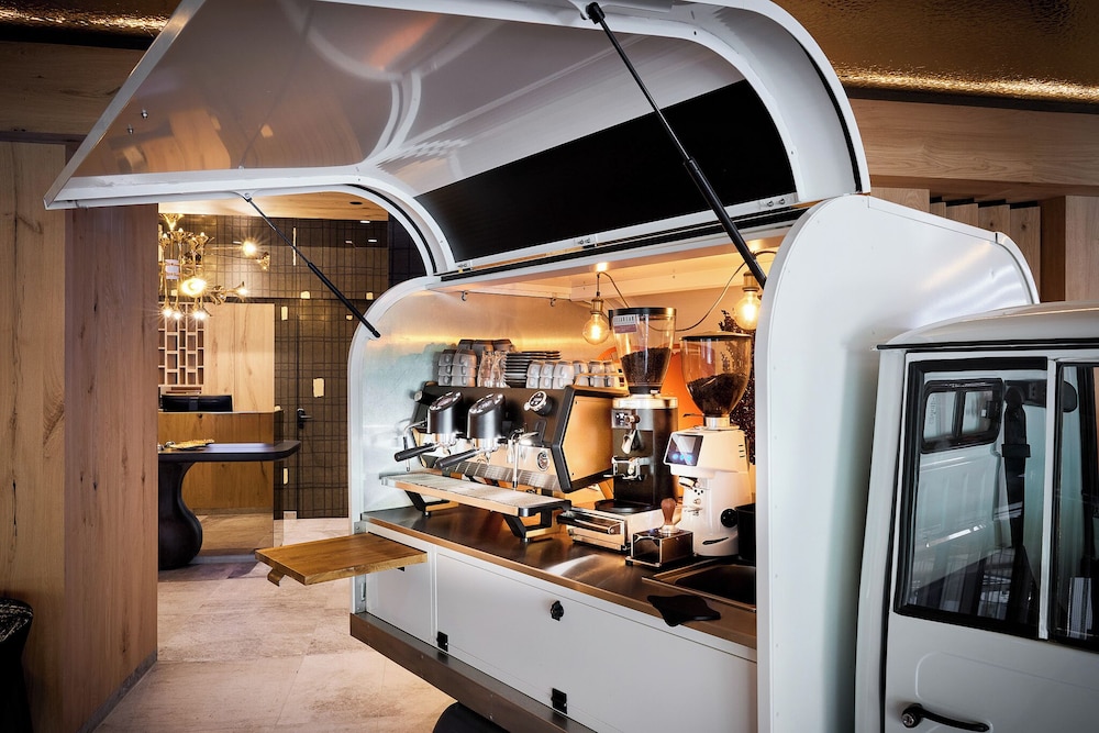Coffee shop