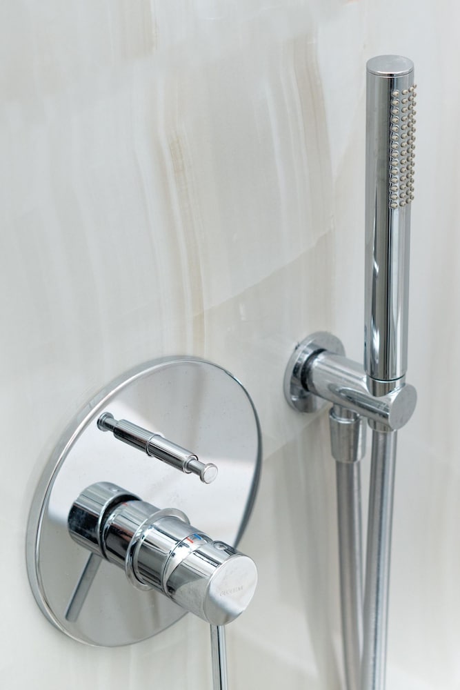 Hand-held showerhead
