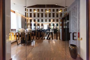thumbnail: Interior entrance