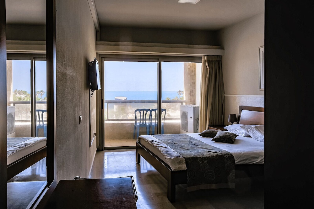 Beach/ocean view
