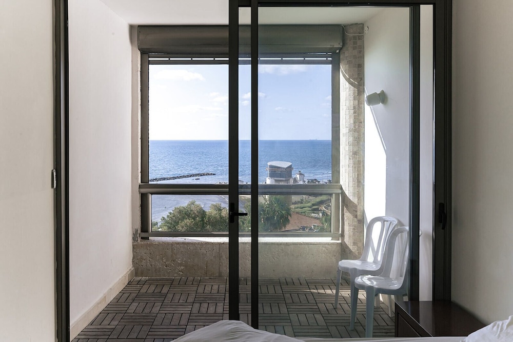 Beach/ocean view