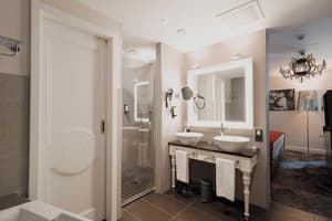 thumbnail: Bathroom sink
