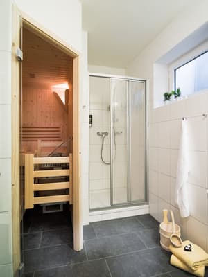 thumbnail: Bathroom shower