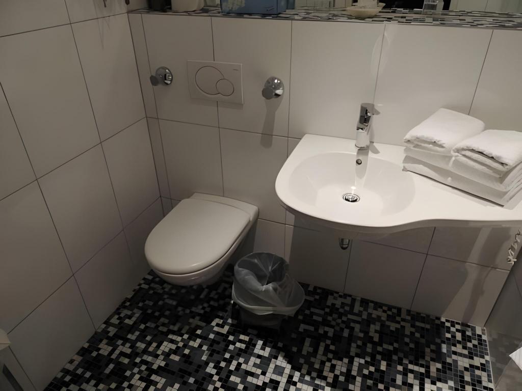 adf0bb714971adefcd8e5fb215679e26.jpeg