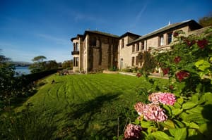 thumbnail: Front of property