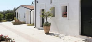 thumbnail: Exterior