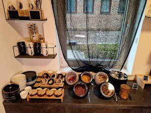thumbnail: Breakfast area