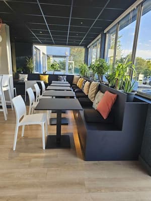 thumbnail: Restaurant
