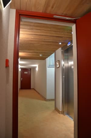 thumbnail: Hallway