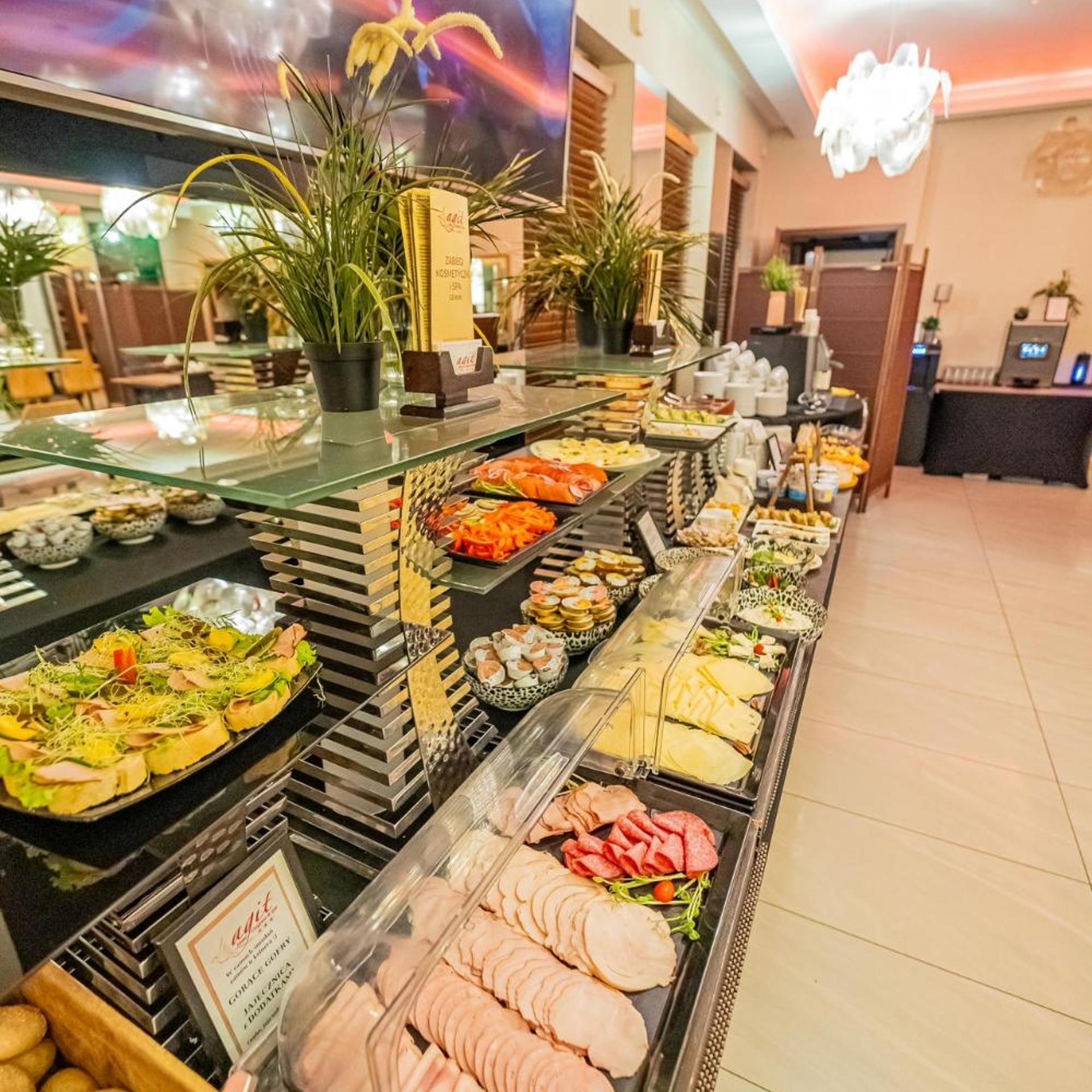 Restaurant-cafeteria