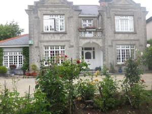 thumbnail: Front of property