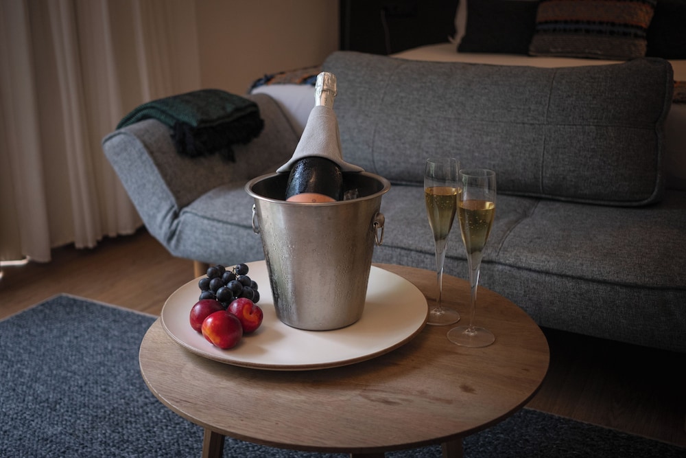 Champagne service