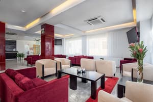 thumbnail: Bar (on property)