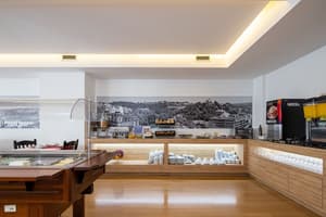 thumbnail: Breakfast area
