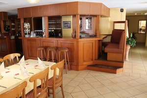 thumbnail: Bar (on property)