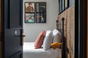 thumbnail: Room