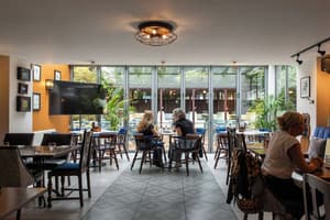 thumbnail: Restaurant