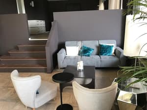thumbnail: Lobby sitting area