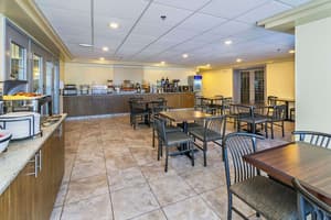 thumbnail: Breakfast area