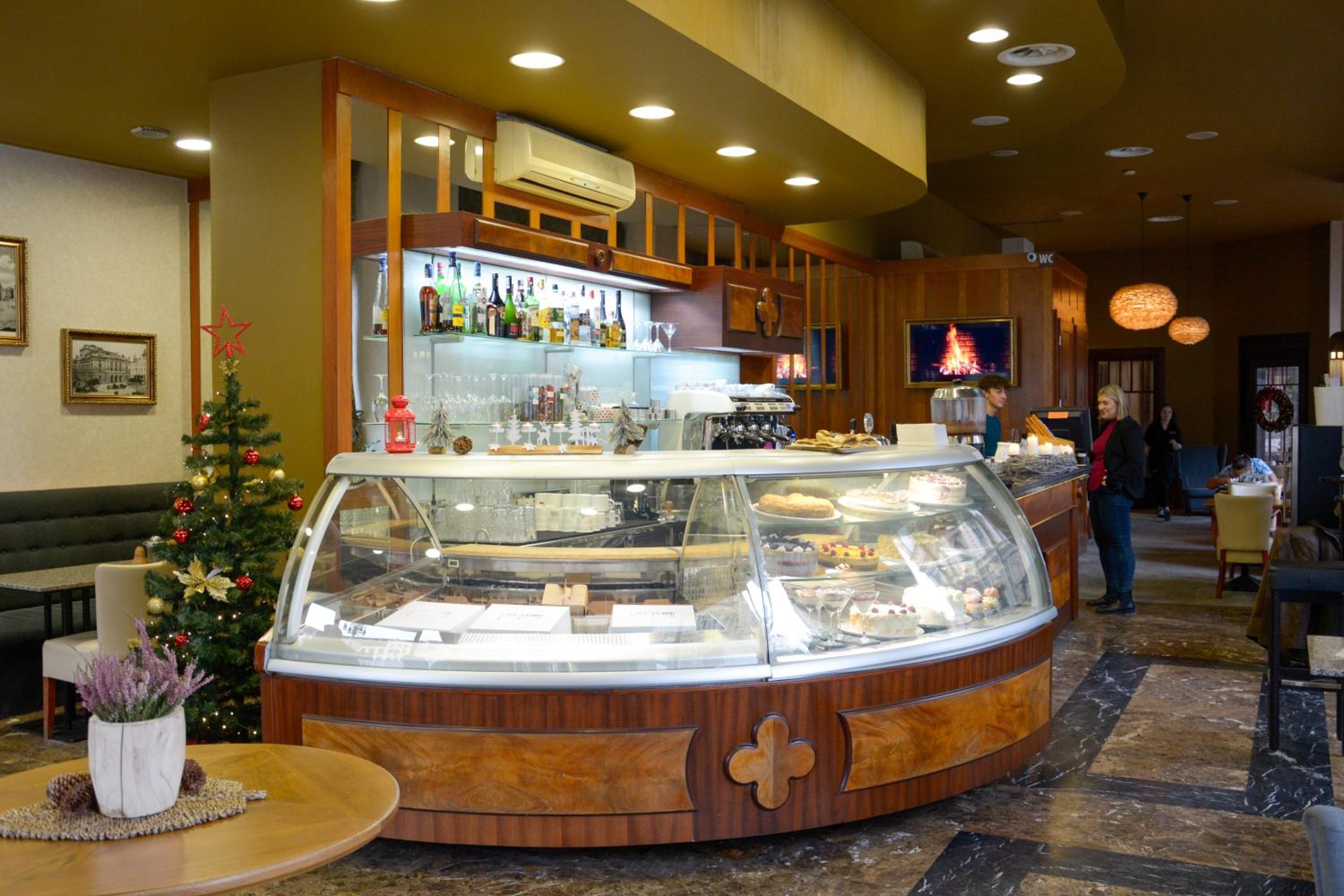 Restaurant-cafeteria