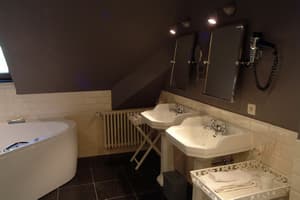 thumbnail: Jetted tub