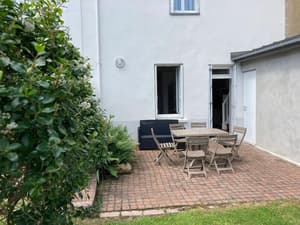 thumbnail: Front of property