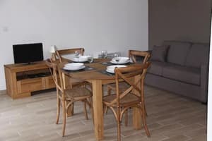 thumbnail: In-room dining