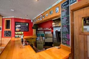 thumbnail: Bar (on property)