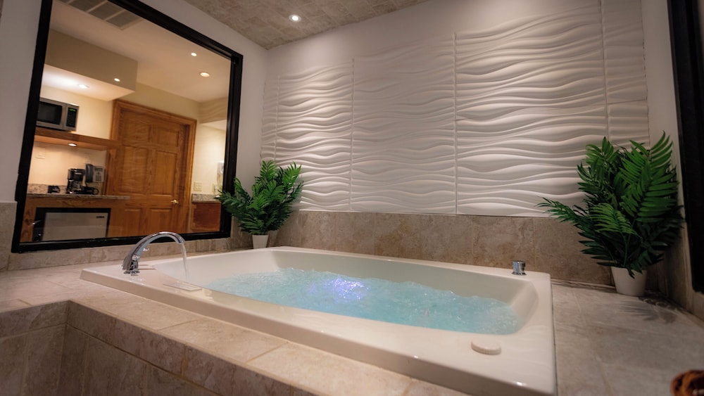 Private spa tub