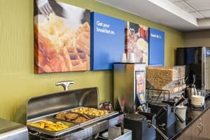 thumbnail: Breakfast area