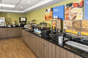 thumbnail: Breakfast area