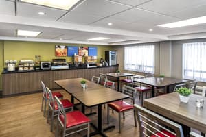 thumbnail: Breakfast area