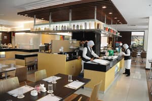 thumbnail: Restaurant