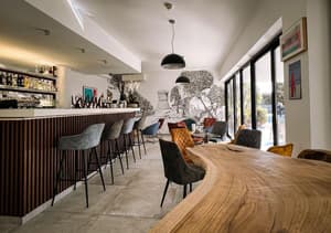 thumbnail: Restaurant