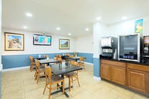 thumbnail: Breakfast area