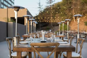 thumbnail: Restaurant