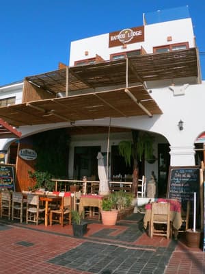 thumbnail: Outdoor dining