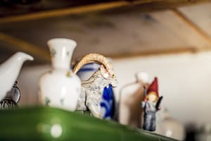 thumbnail: Interior detail