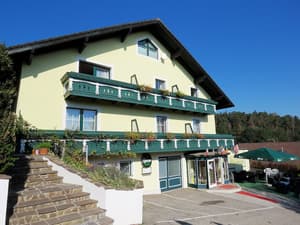thumbnail: Exterior