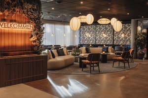 thumbnail: Bar (on property)