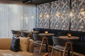 thumbnail: Bar (on property)