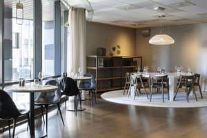 thumbnail: Restaurant