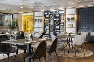 thumbnail: Restaurant