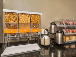 thumbnail: Breakfast area